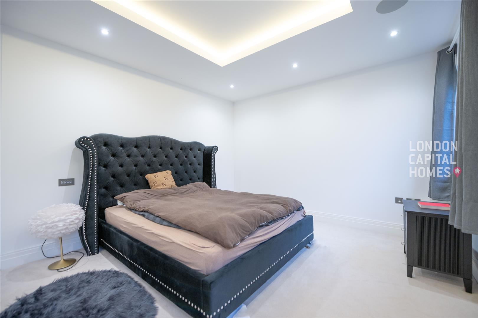 Duchess Crescent, Stanmore